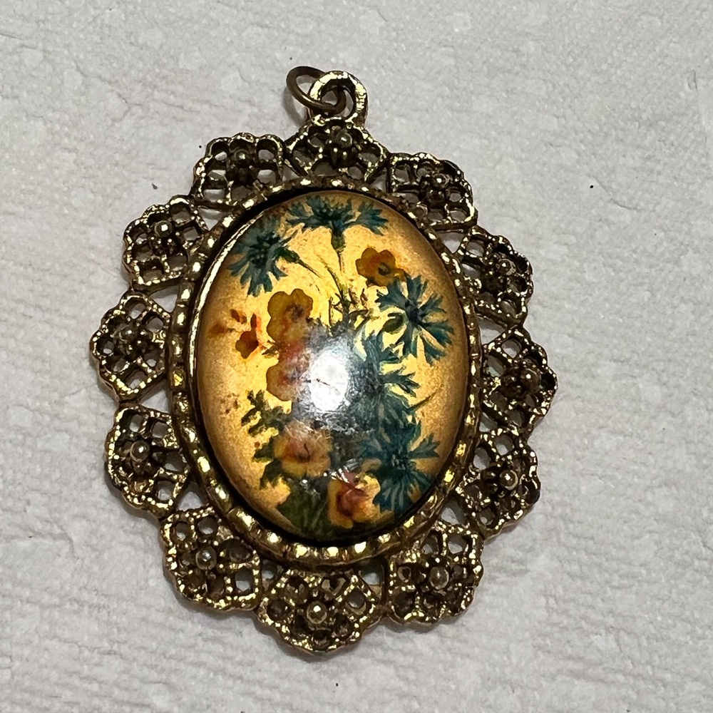 Vintage Double Sided Gold Tone Floral Pendant w/Mirrored Backside 2 in 1